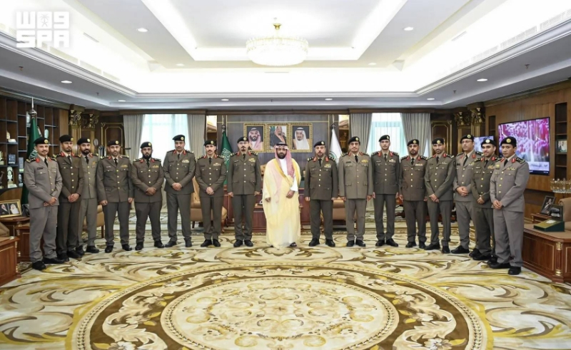 أمير جازان يقلّد عددًا من القيادات الأمنية رتبهم الجديدة