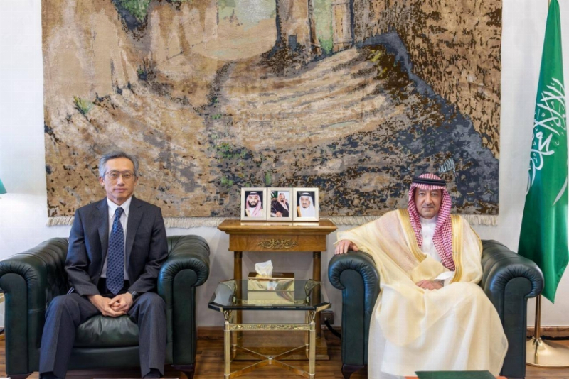 الخريجي يناقش مع سفير اليابان التطورات الإقليمية والدولية