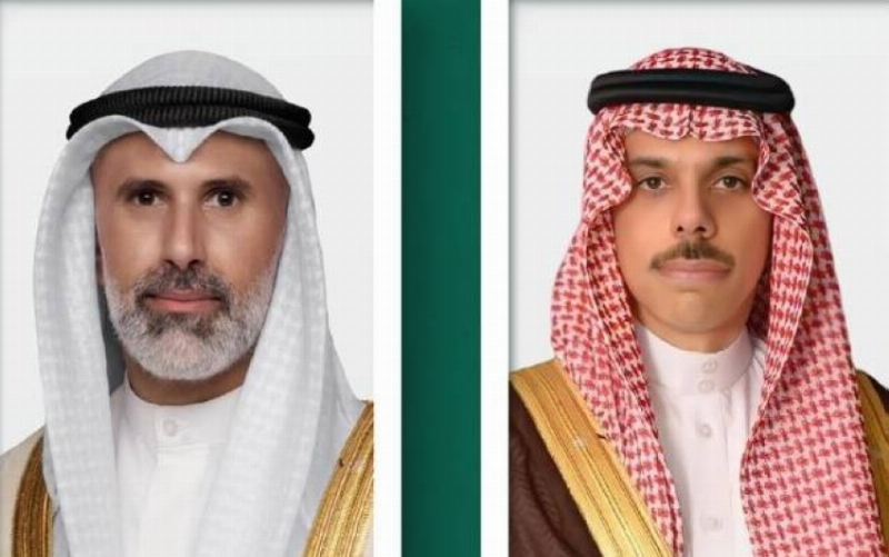وزير الخارجية يتلقى تعازي نظيره الكويتي في شهداء “مروحية أرامكو”
