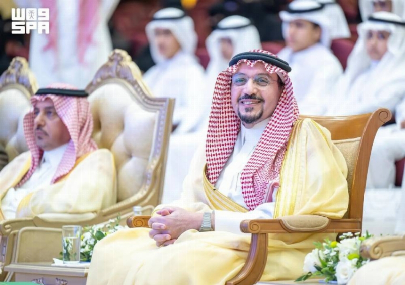 أمير القصيم يرعى تكريم الفائزين بجائزة التفوق العلمي في الرس