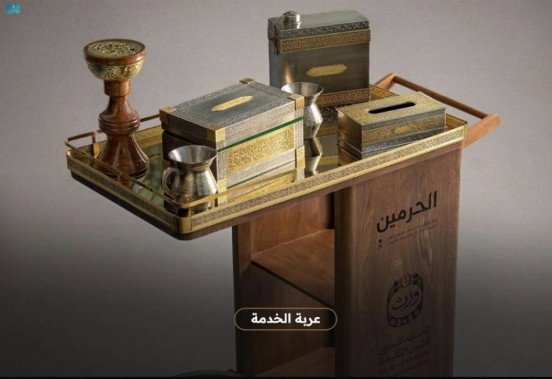 أدوات غسل الكعبة المشرفة.. حِرفية سعودية تُجسد العناية ببيت الله الحرام