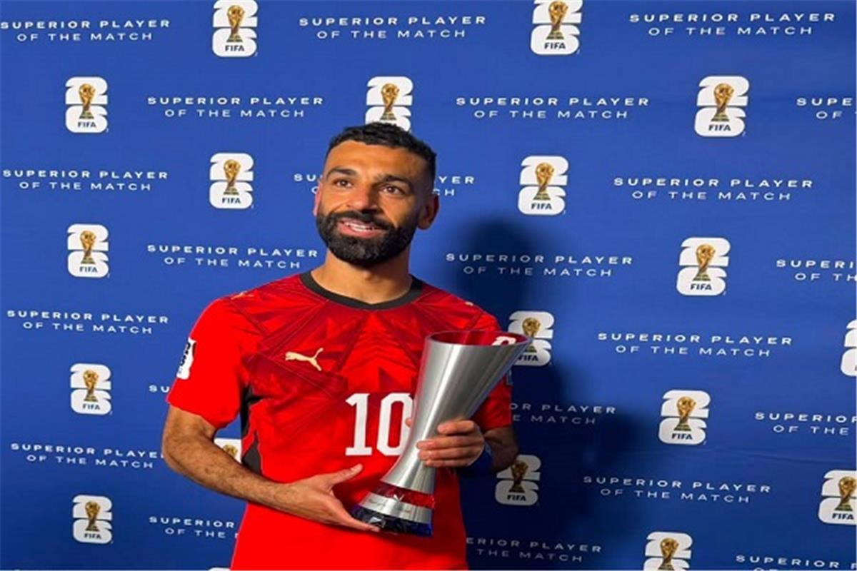 فيديو | بالتاج الملكي.. كيف احتفل محمد صلاح بتأهل مصر إلى دور الـ16 من كأس العالم؟
