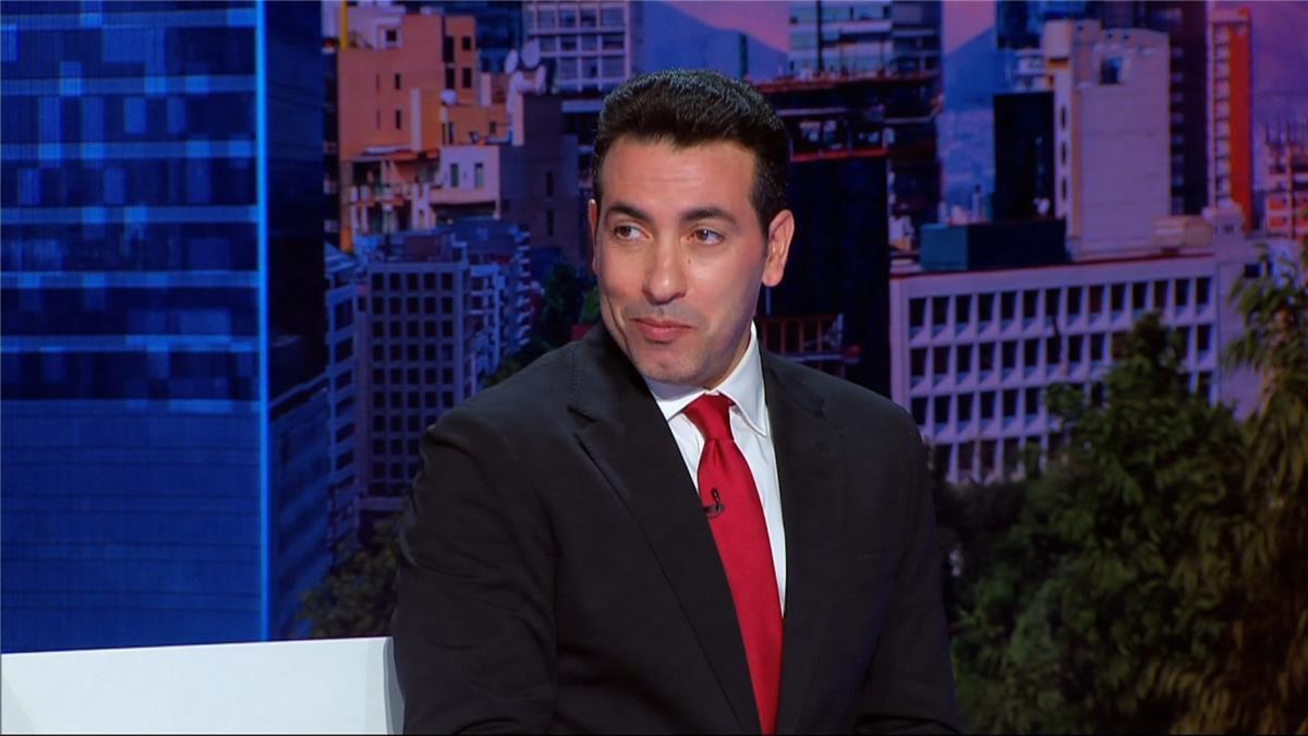 أبو تريكة مُهاجمًا الفيفا: أصبح يدار بمكالمة تليفون.. وعين حكم مشبوهًا