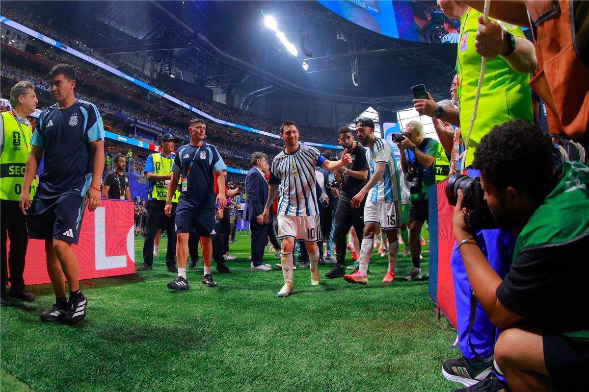 أول تعليق من ميسي بعد فوز الأرجنتين المثير على مصر في كأس العالم