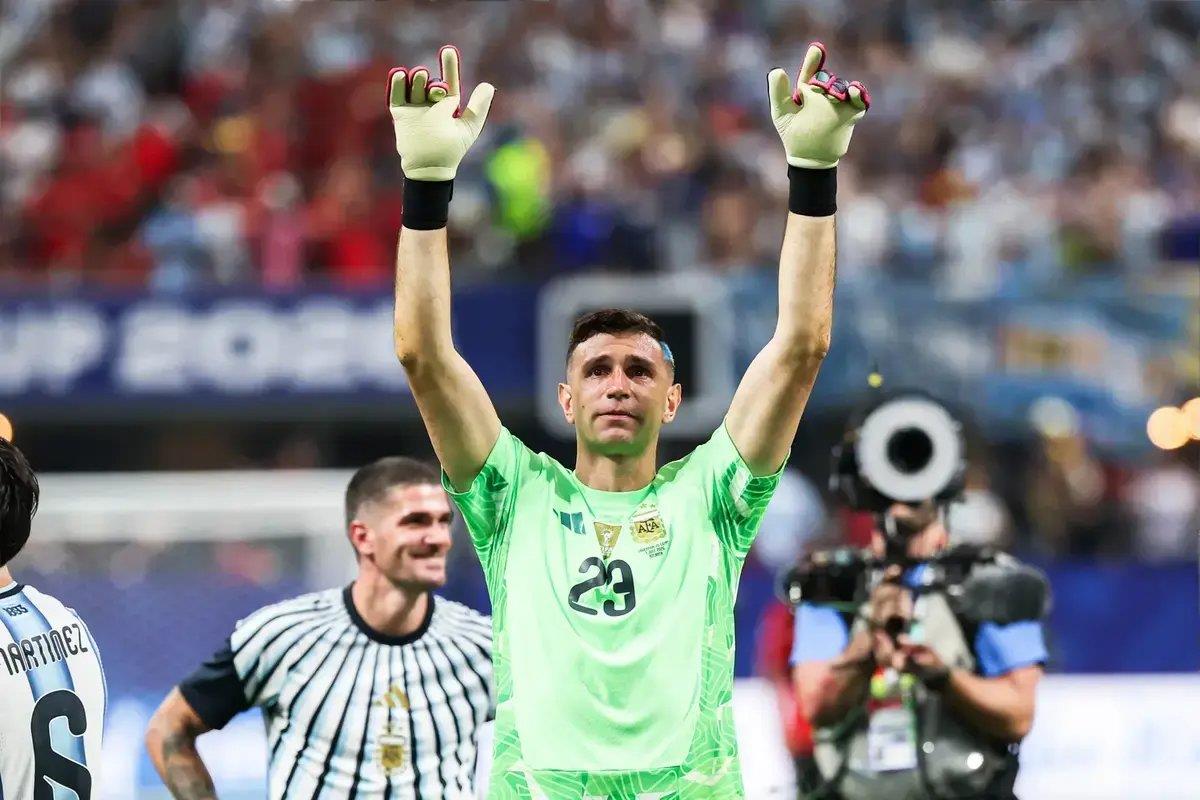 إيميليانو مارتينيز: شعرت بالعجز بعد هدف مصر الثاني.. وعانينا كثيرًا