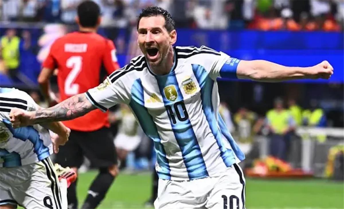 التاسعة تقترب.. كأس العالم يضاعف فرص ميسي في الفوز بالكرة الذهبية 966%