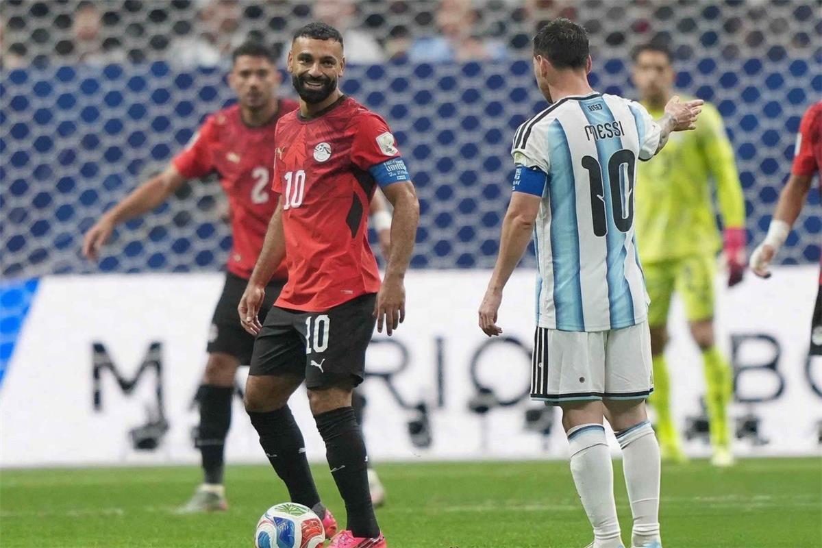 صحيفة إنجليزية تشيد بـ تصرف محمد صلاح أمام الأرجنتين: أظهر معدنه الأصيل