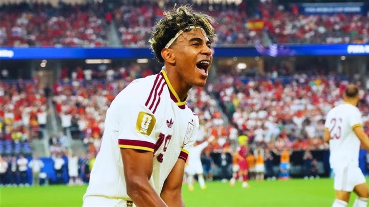 لاعب إسبانيا ينتقد التحكيم أمام فرنسا.. ويطالب بحماية لامين يامال
