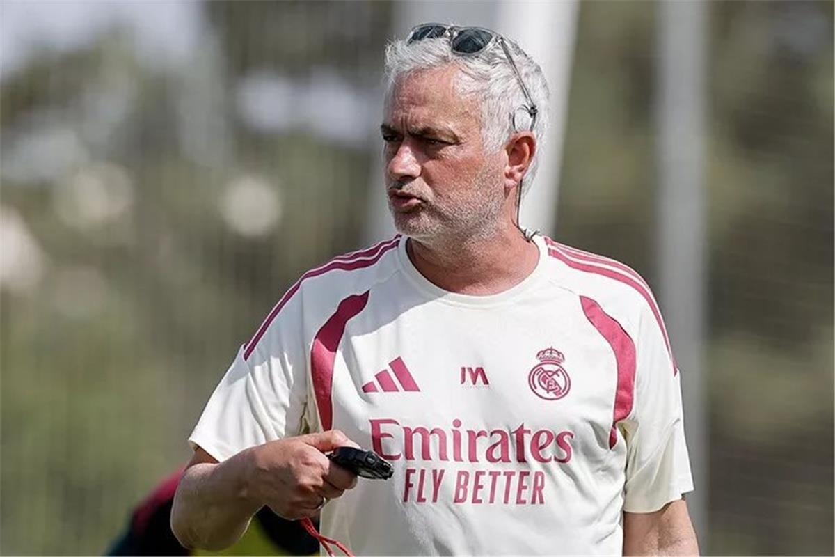 قطعة ألماس.. ماذا قالت صحيفة آس عن “كانتي الصغير” مفاجأة مورينيو مع ريال مدريد؟