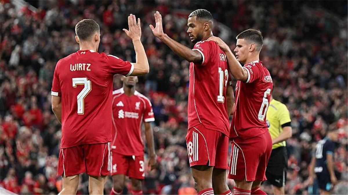 ليفربول يضع لاعبًا مسلمًا بين أهدافه خلال سوق الانتقالات الصيفية