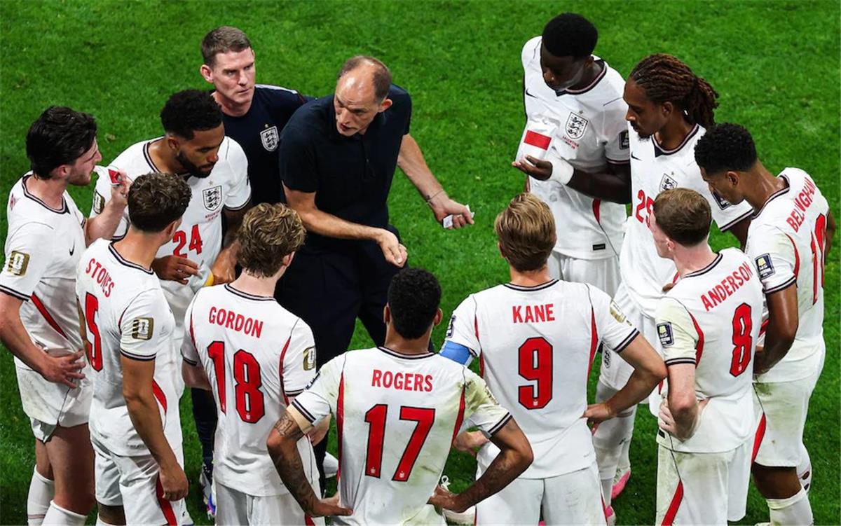 أزمة بين لاعبي منتخب إنجلترا وتوخيل بعد الخسارة أمام الأرجنتين