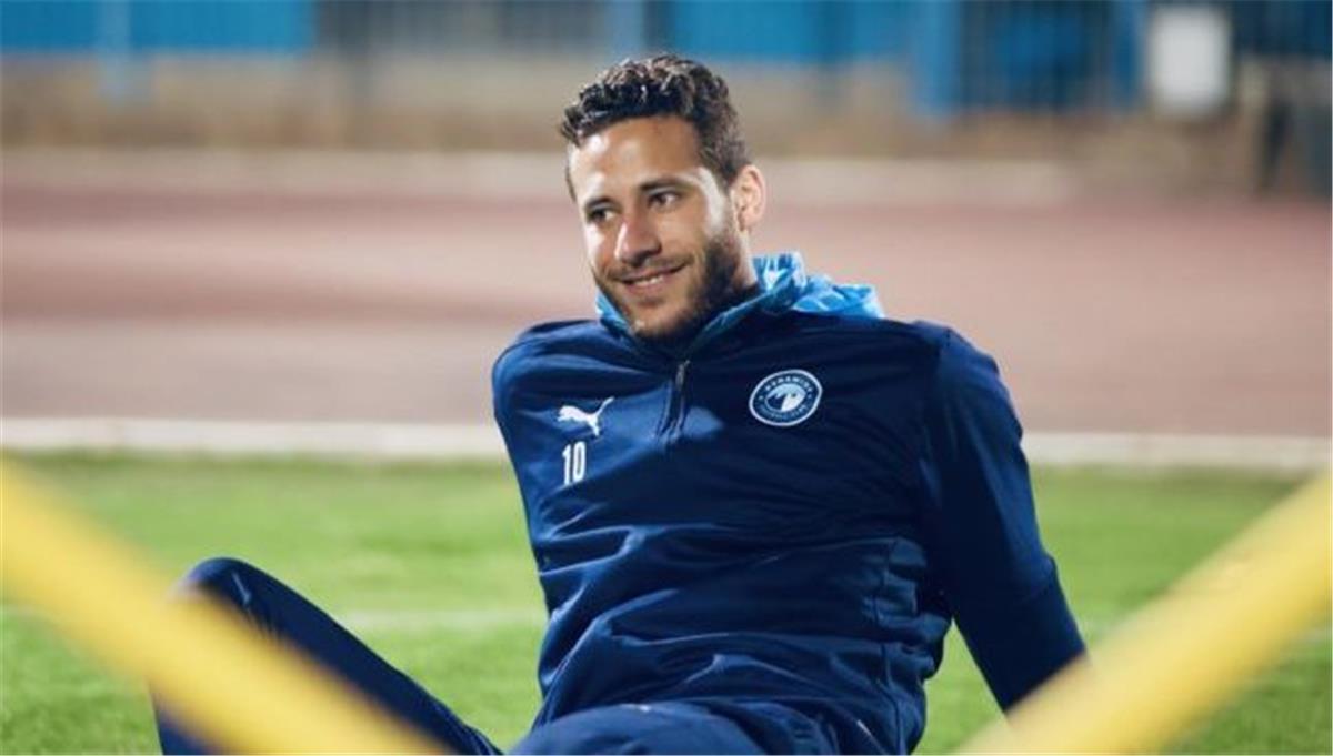 بيراميدز يحسم موقفه من الاستغناء عن رمضان صبحي.. وتطورات “بديل ماييلي”
