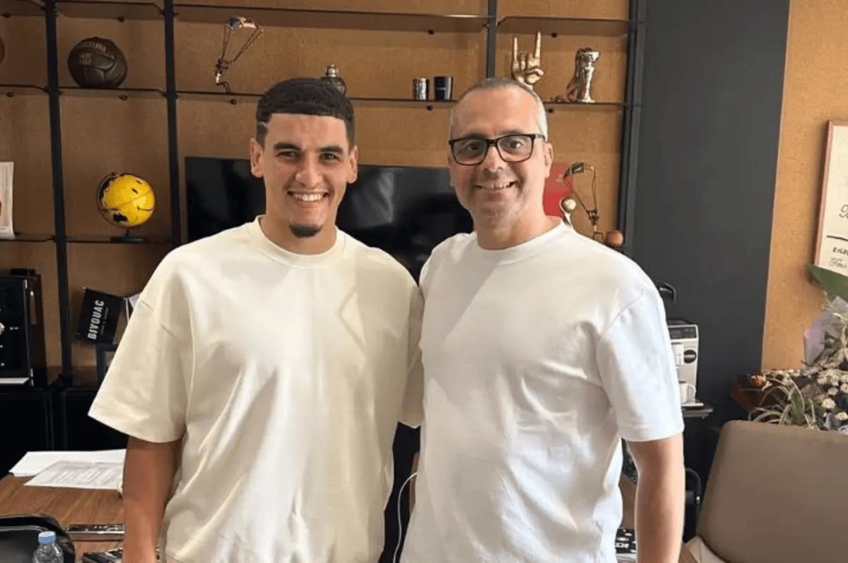 بعد انضمامه لـ الأهلي.. مدرب بن جديدة السابق يعدد مميزاته ويكشف مركزه المُفضل