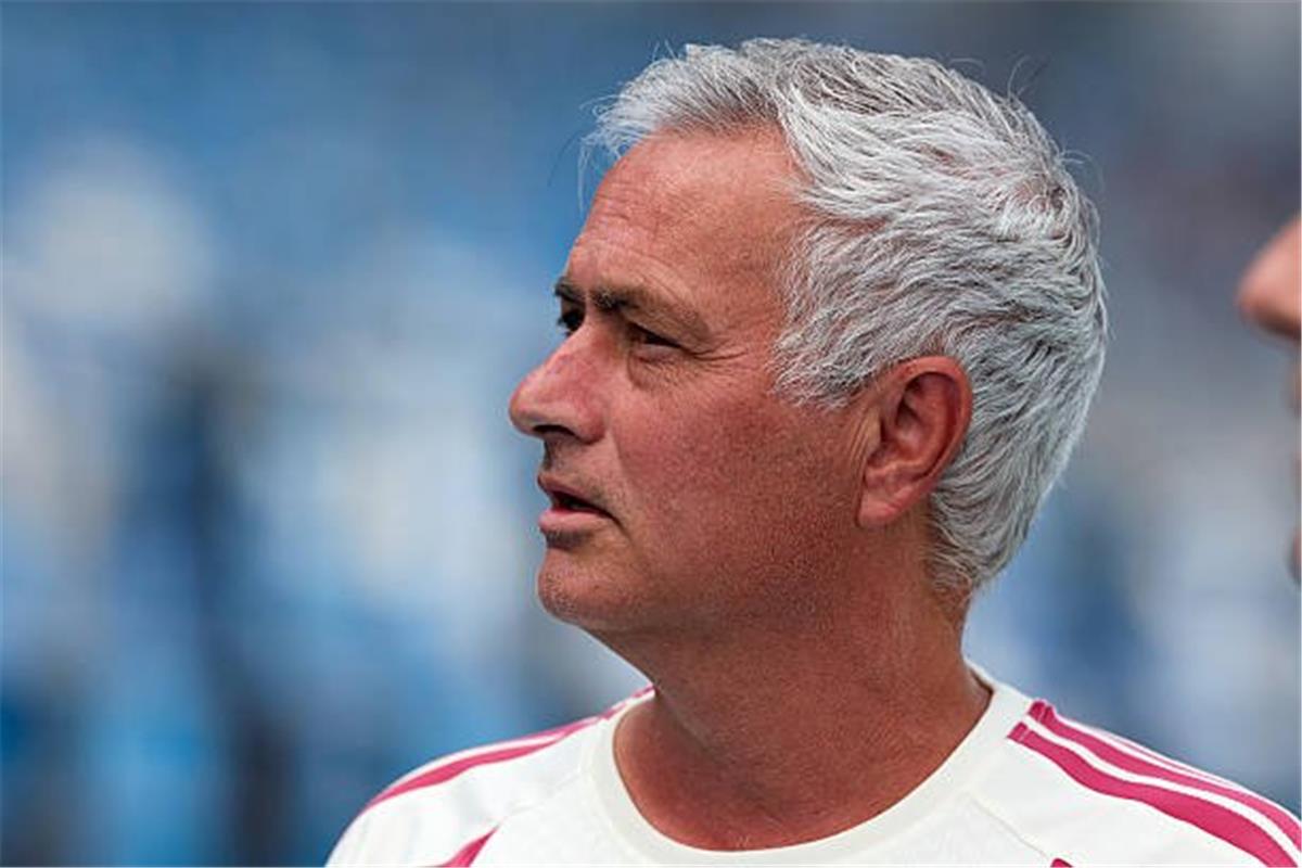 صفقة محتملة يوقف رحيله إلى الدوري الإنجليزي بسبب ريال مدريد