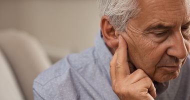 ليه مهم فحص الأذن بانتظام.. رابط صادم ومفاجئ بخصوص الخرف