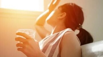 في موجة الحر.. علامات لـ الجفاف تظهر على الجسم وفي لون البول لا تتجاهلها