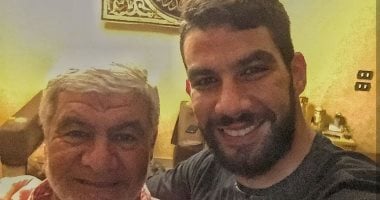 إكرامى الشحات باكيا: زعلان على اعتزال شريف.. وضحى باحترافه من أجل الأسرة