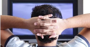 الإفراط فى مشاهدة التلفاز بمنتصف العمر يضر الدماغ.. 9 تأثيرات وطرق الوقاية