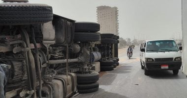 إصابة 5 أشخاص إثر انقلاب ميكروباص فى البدرشين