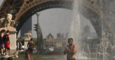 بين التكييفات والملاجئ المناخية وشبكات التبريد الذكية.. أوروبا ترسم خريطة جديدة للتعامل مع الحر.. نفاذ التكييفات من الأسواق يثير الجدل مع قوائم انتظار لأغسطس.. وحكومات تحول المدارس والمتاحف لأماكن تبريد للسكان