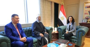 وزيرة التضامن تستعرض الجهود في ملف كفالة الأطفال بنظام الأسر البديلة الكافلة