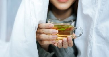 لماذا ينصح الخبراء بـ الشاي الأخضر رغم آثاره الجانبية.. نصائح لازم تعرفها