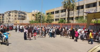 طلاب الثانوية العامة يؤدون اليوم امتحان اللغة الأجنبية الأولى