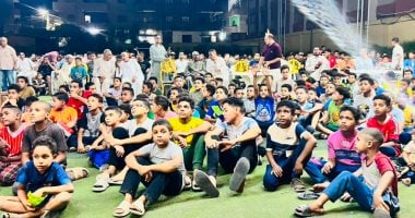يارب النصر لمصر.. قناوية يتابعون مباراة مصر في شاشات بمراكز الشباب