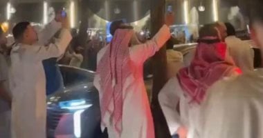 ميسى وينه بنكسر عينه..السعوديون يشاركون مصر فرحة الفوز (فيديو)