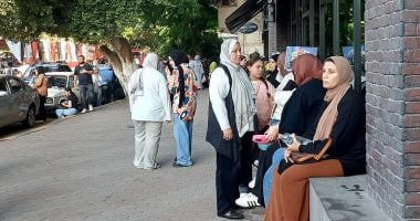 طلاب الثانوية العامة يبدأون امتحان اللغة الأجنبية الأولى.. وزير التعليم يشدد على إجراءات التفتيش ومراجعة الفصول من الداخل قبل بدء الامتحان.. الطلاب: محطة الإنجليزى صعبة ونتمنى يعوض صعوبة الكيمياء