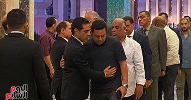 نجوم الرياضة والسياسة والفن يحضرون عزاء والدة طارق قنديل عضو مجلس الأهلي.. صور