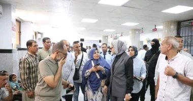 محافظ الوادي الجديد تتابع سير العمل بالمركز التكنولوجي بالخارجة في زيارة مفاجئة