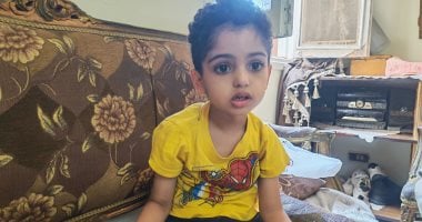 “انقذوا حسن”.. أم بورسعيدية تستغيث لإنقاذ طفلها من مرض نادر.. صور