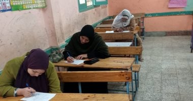 محو أمية أكثر من 130 ألف دارس خلال 3 سنوات بالقليوبية.. صور