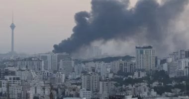 اتساع رقعة المواجهة بين واشنطن وطهران.. أمريكا توسع ضرباتها إلى وسط إيران وتستهدف “مدينة الصواريخ”.. وهجمات إيرانية على الكويت والبحرين والأردن.. الحرس الثورى يحذر: مضيق ‫هرمز‬ شديد الخطورة ومغلق بالكامل