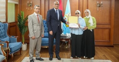 محافظ كفر الشيخ يكرم الطلاب الفائزين في مسابقات الصحافة والإعلام