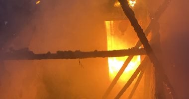 السيطرة على حريق شقة سكنية فى منشأة ناصر دون إصابات.. صور
