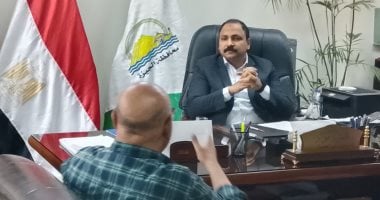 رئيس حى العجوزة يلتقى المواطنين فى اللقاء الأسبوعى لبحث الشكاوى.. صور