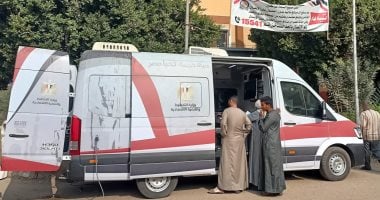 سيارة متنقلة لتسهيل تراخيص المحال العامة والتصالح فى دشنا بقنا اليوم