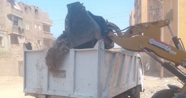 رفع 70 طنا من القمامة خلال حملات مكثفة بقرى مركز سوهاج