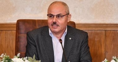 رئيس جامعة قناة السويس يعتمد نتيجة ليسانس الآداب.. وإعلان أسماء العشرة الأوائل