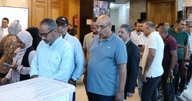 تزايد الإقبال للتسجيل للسحب على العمرات المجانية بنقابة الصحفيين