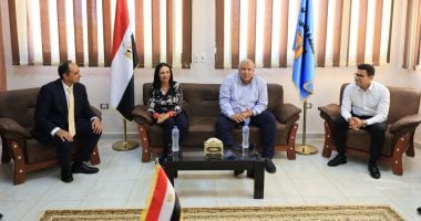 وزيرة التضامن تلتقى القيادات التنفيذية وأعضاء الهيئة البرلمانية والعمد بمطروح