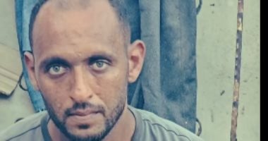 الفلسطينى محمد حبوب يصارع الألم والجوع منتظرا فرصة العلاج بعد بتر أصابعه