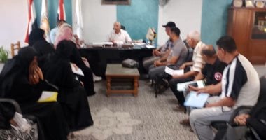رئيس مدينة طور سيناء يناقش مطالب المواطنين فى اللقاء الأسبوعى ويوجه بحلول فورية