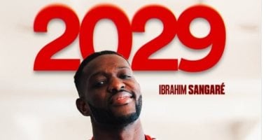 نوتينجهام فورست يجدد عقد إبراهيم سانجاري حتى 2029 بعد تألقه اللافت