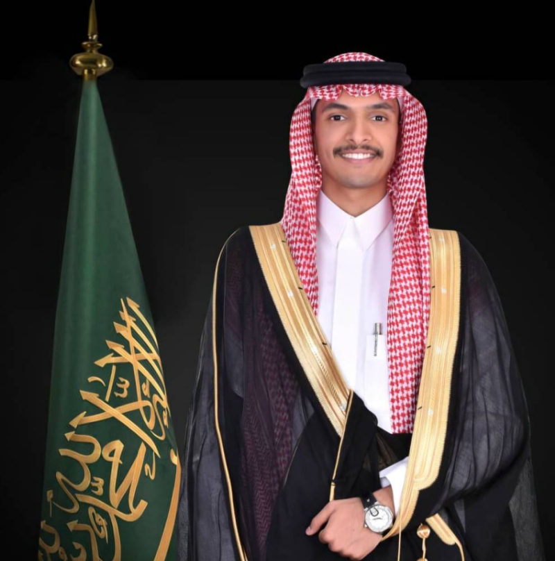 الزميل البقمي يتلقى التهاني بتخرج نجله ناصر من جامعة الطائف
