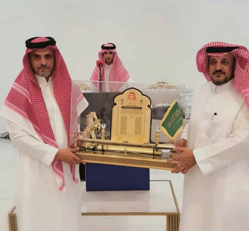 بعد 3 عقود من العطاء.. مجمع العلاوة التعليمي يودّع سلطان البقمي
