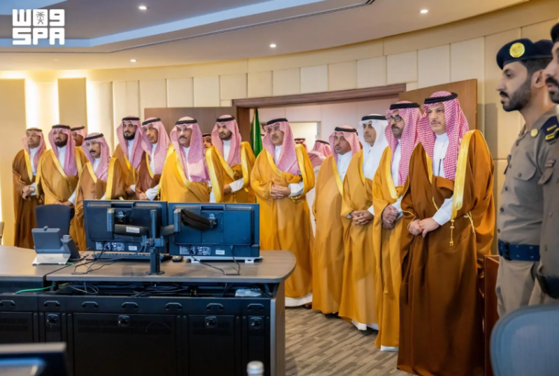 وكيل وزارة الداخلية ووكلاء إمارات المناطق يزورون مركز الأزمات والكوارث بإمارة منطقة القصيم