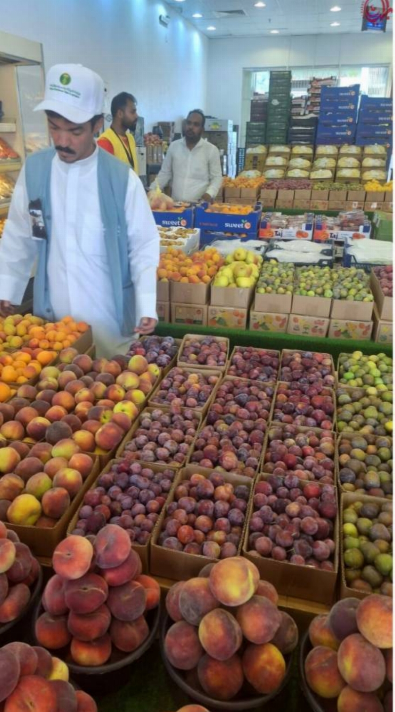 الفواكه الصيفية تتوج مشهد الاصطياف في الطائف